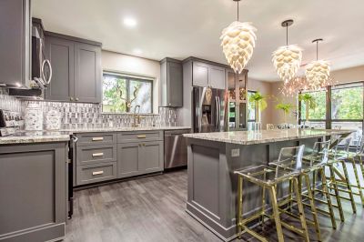 Get Professional Cabinet Remodeling Services!